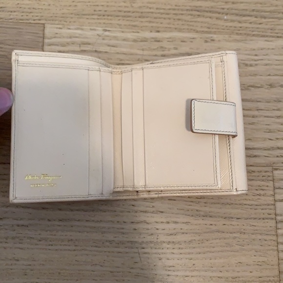 Salvatore Ferragamo Cream Wallet with Gold Buckle - Picture 11 of 15